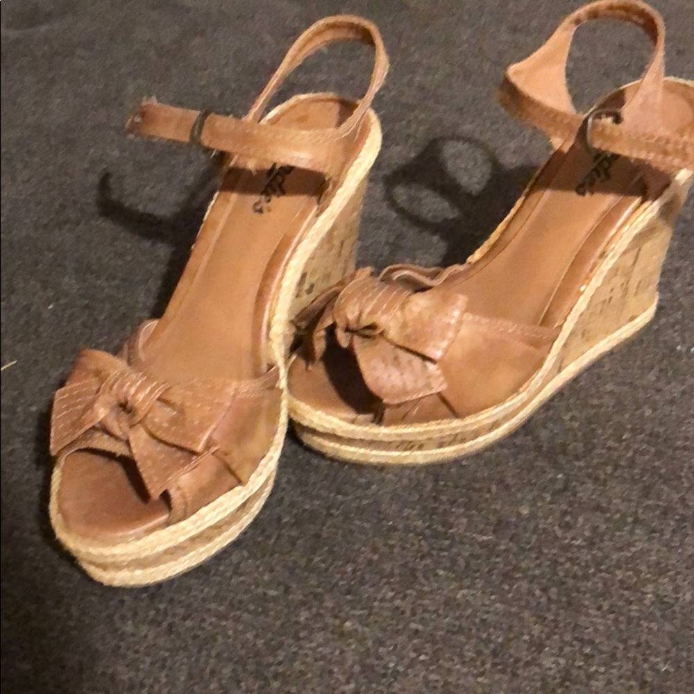 Brown wedges